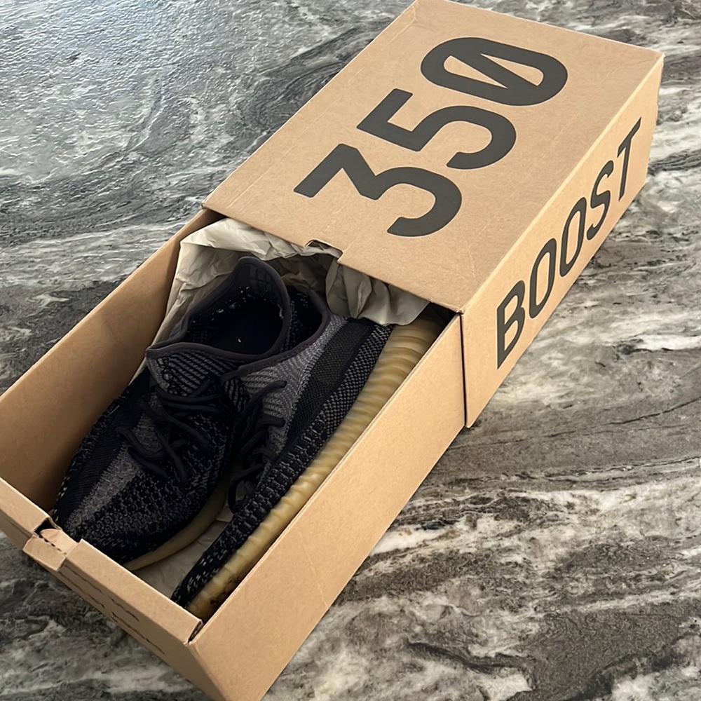 Yeezy Boost 350 V2 Carbon